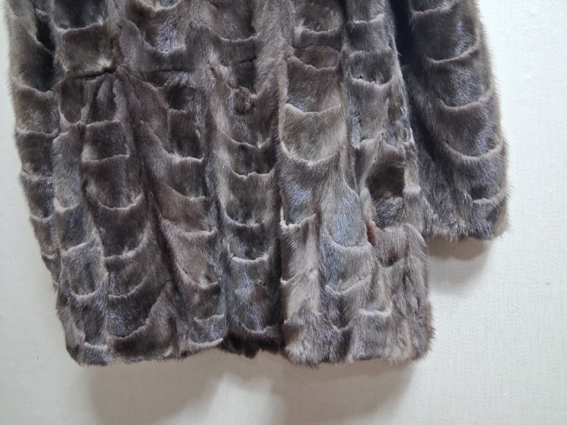 데미안 그레이  밍크코트 여성 66
국내판 데미안 브랜드 천연밍크모피쟈켓 상품이미지9