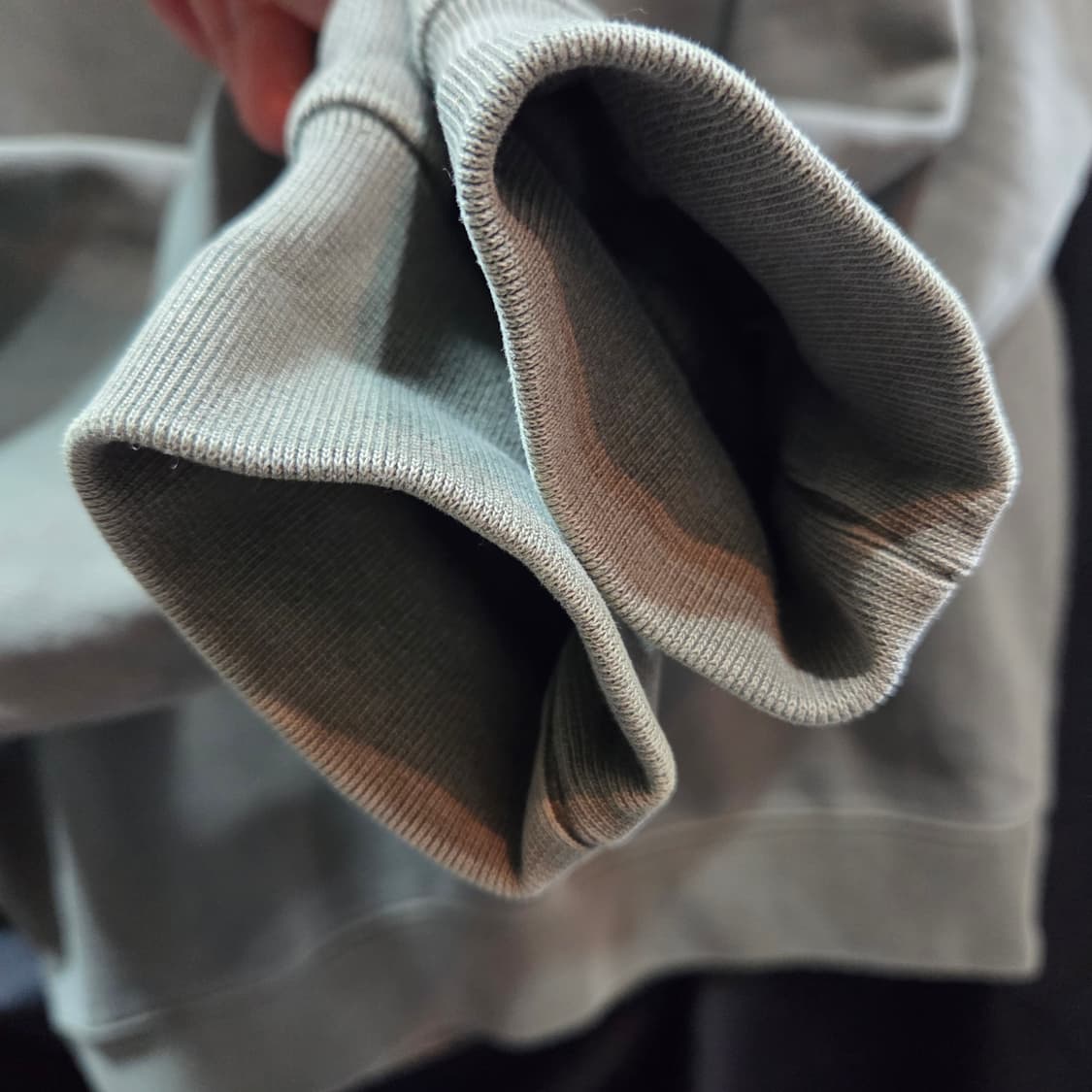 소버먼트 980G 피그먼트맨투맨_ 더치카키 상품이미지5