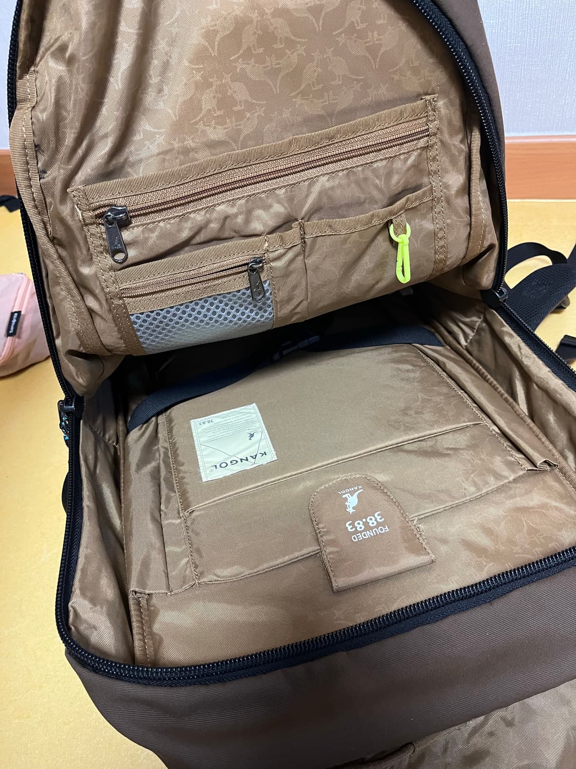 Kangol 브라운 백팩 상품이미지4