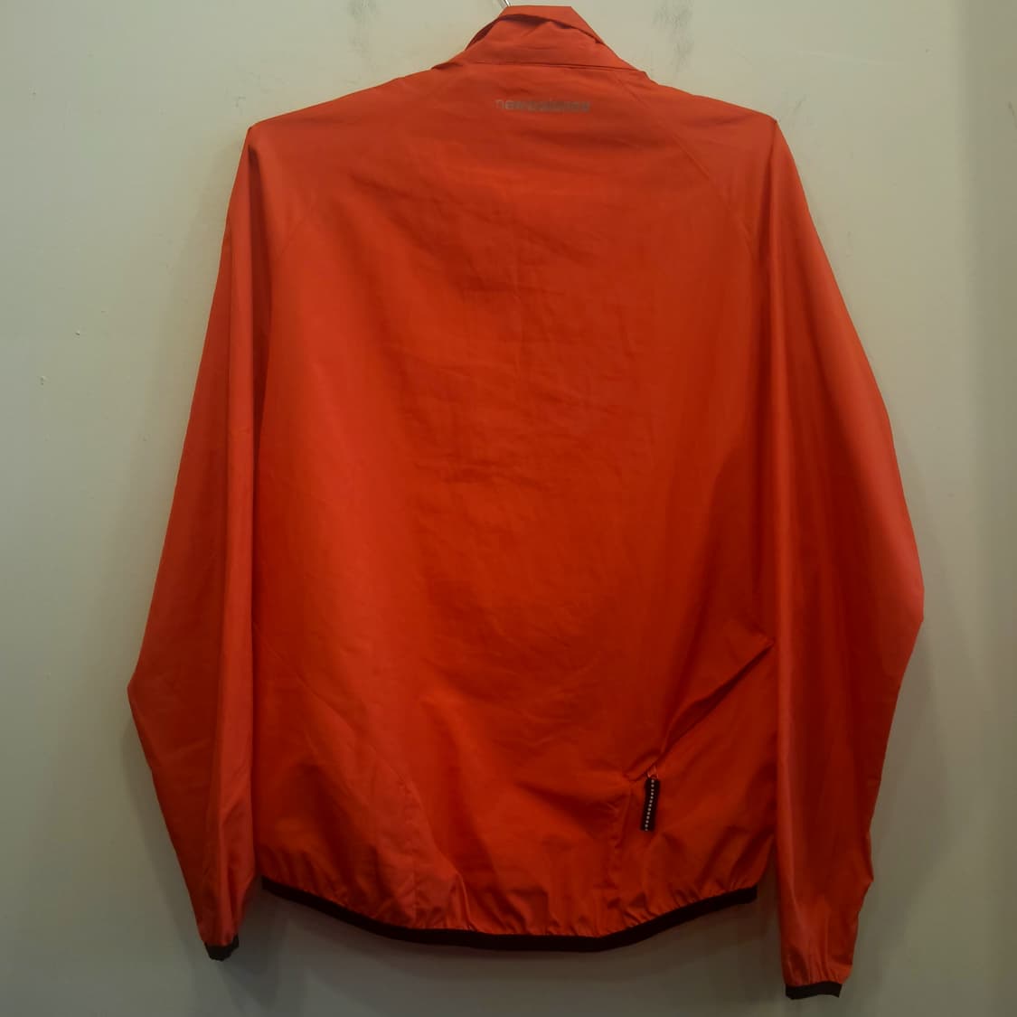 뉴발란스 러닝 경량 바람막이 상품이미지4