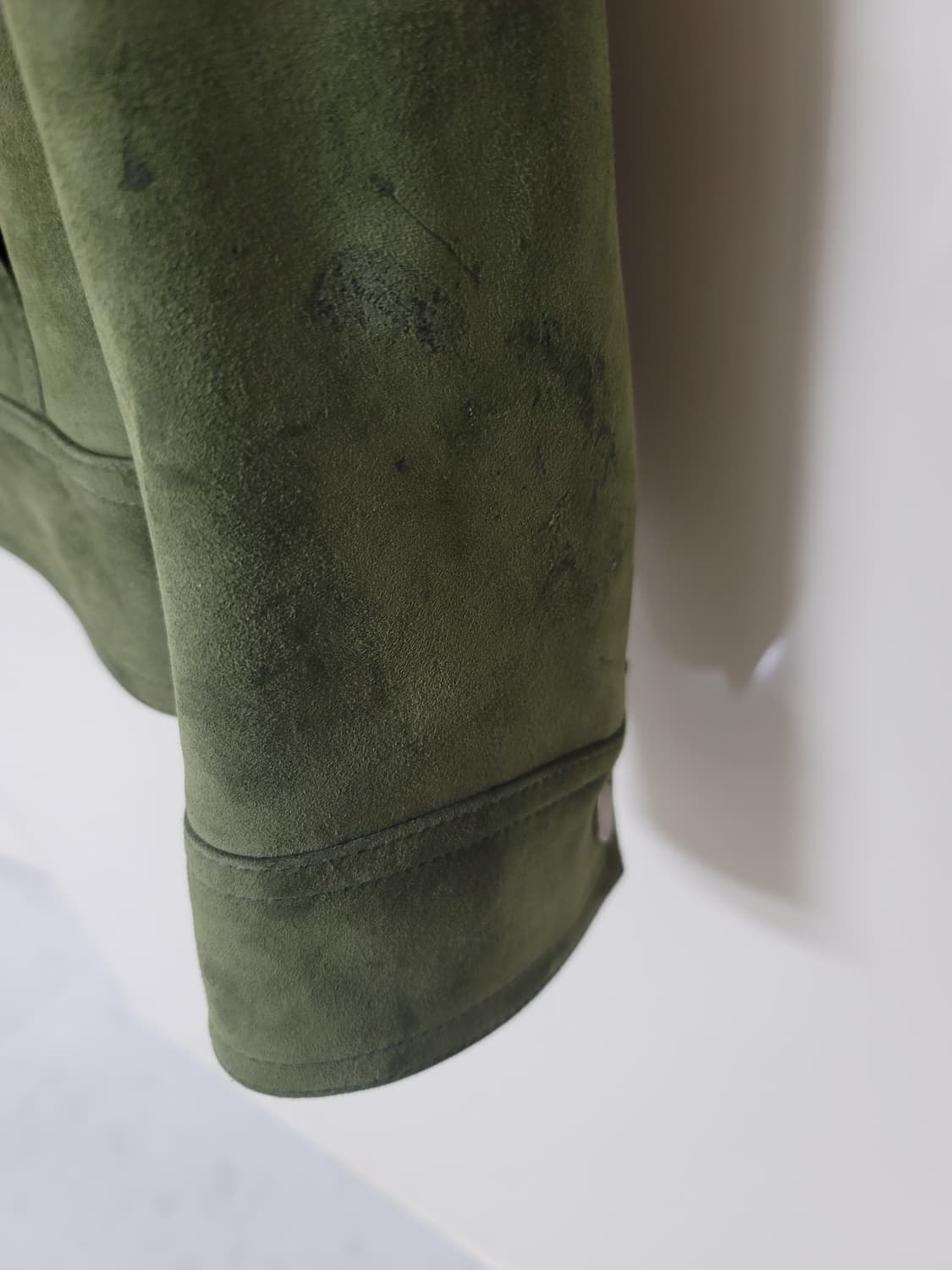 산드로옴므 카키색 양가죽  스웨이드 트러커 자켓 46표기 100정사이즈 상품이미지3