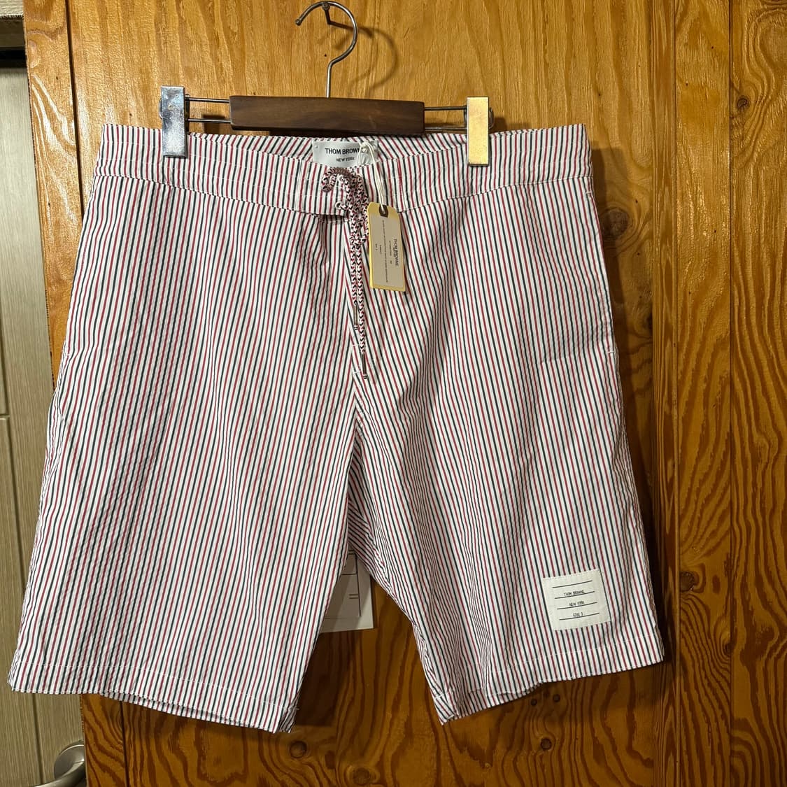 톰브라운 반바지 판매 합니다. 상품이미지2