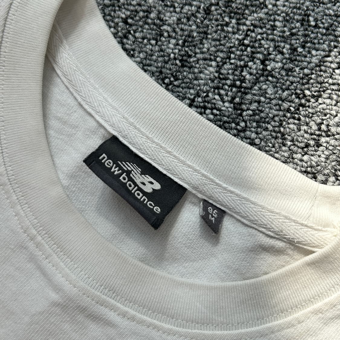 뉴발란스 아웃도어 프린팅 긴팔티셔츠 상품이미지9