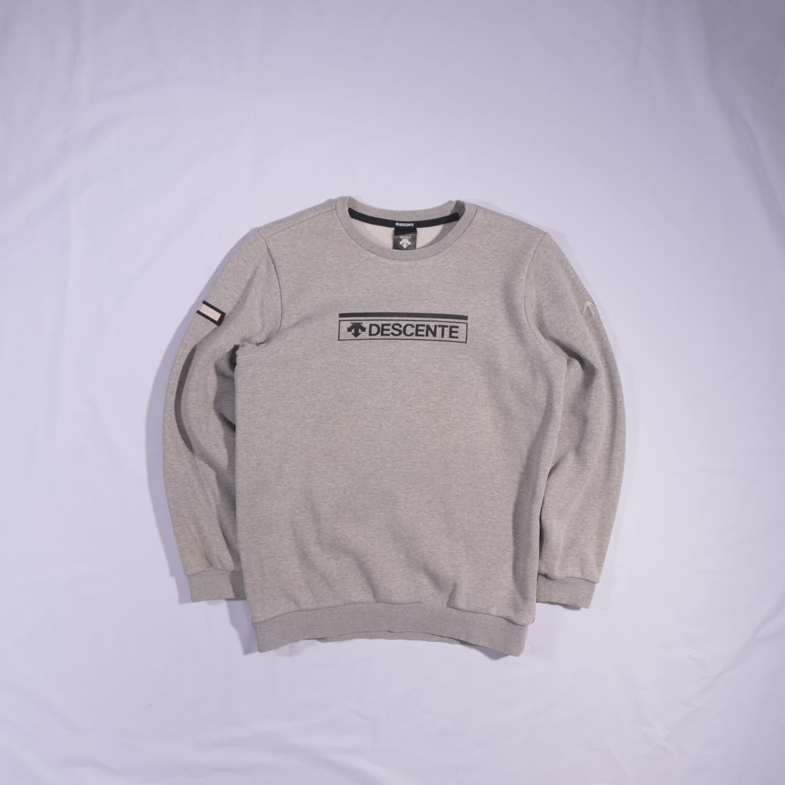 데상트 기모 맨투맨 B98 상품이미지1