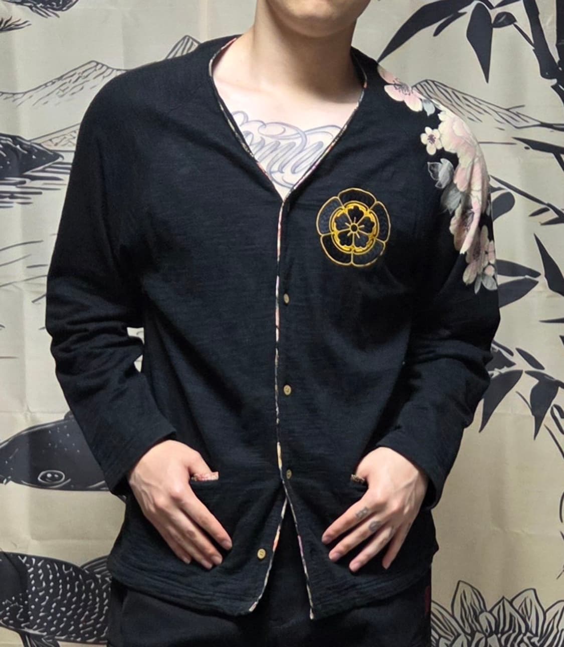 카라쿠리 타마시 벚꽃 자수 금장 가디건 상품이미지4