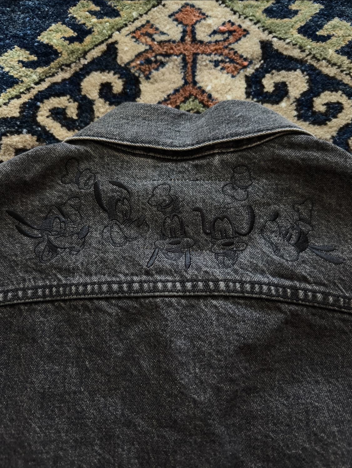 Levi's x Disney 컬렉션 흑청 데님 트러커 자켓 상품이미지6