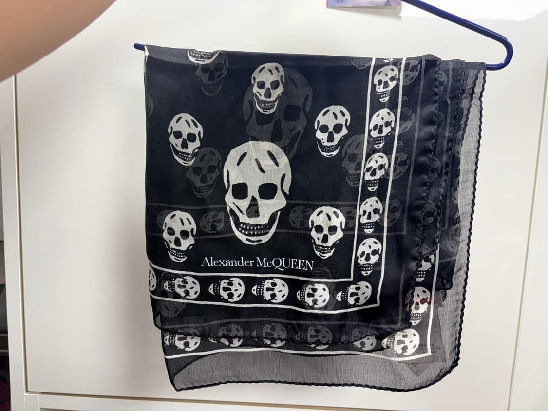 알렉산더 맥퀸 클래식 스컬 스카프 상품이미지2