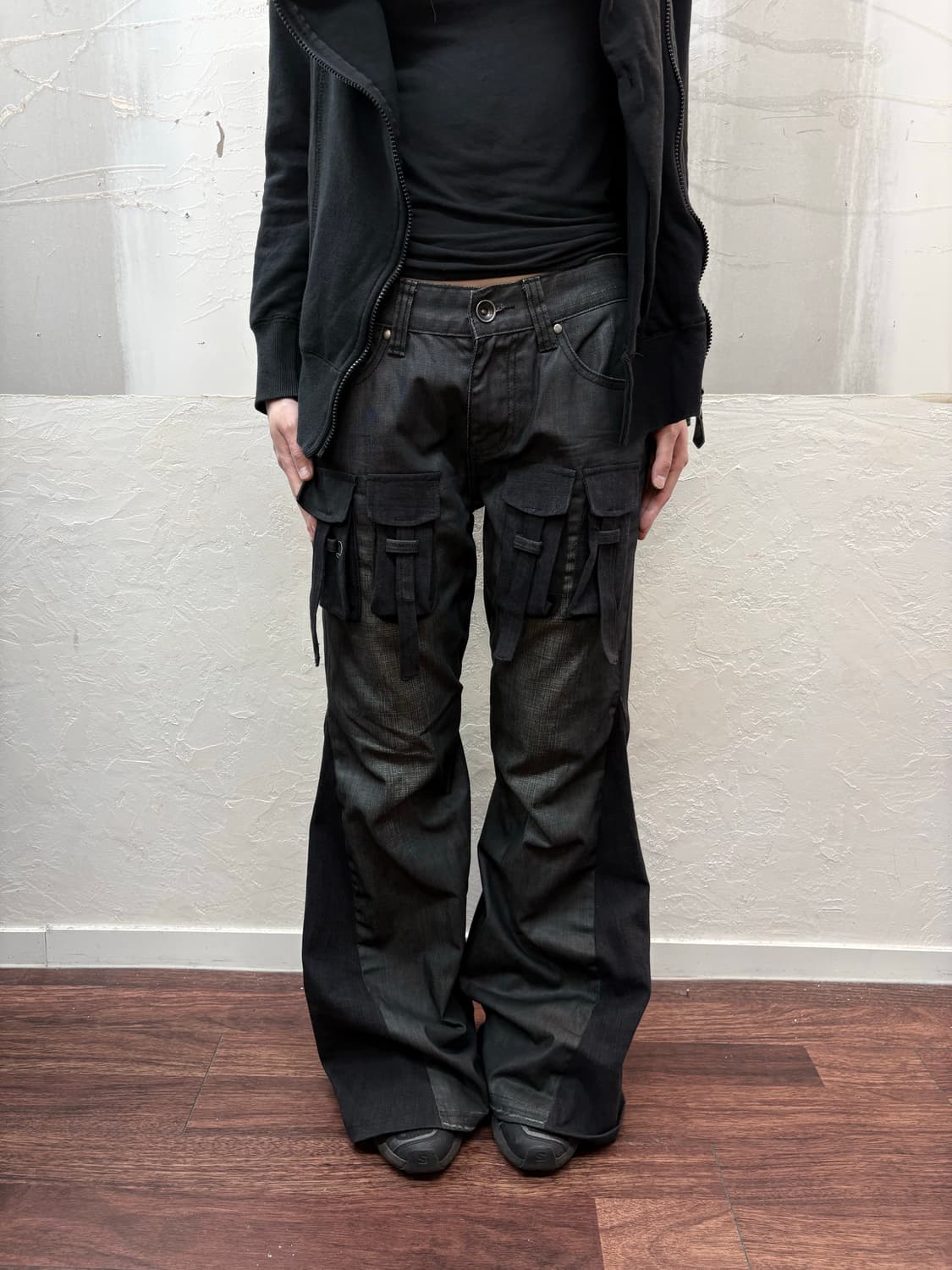 incision line bootcut cargo pants 상품이미지1