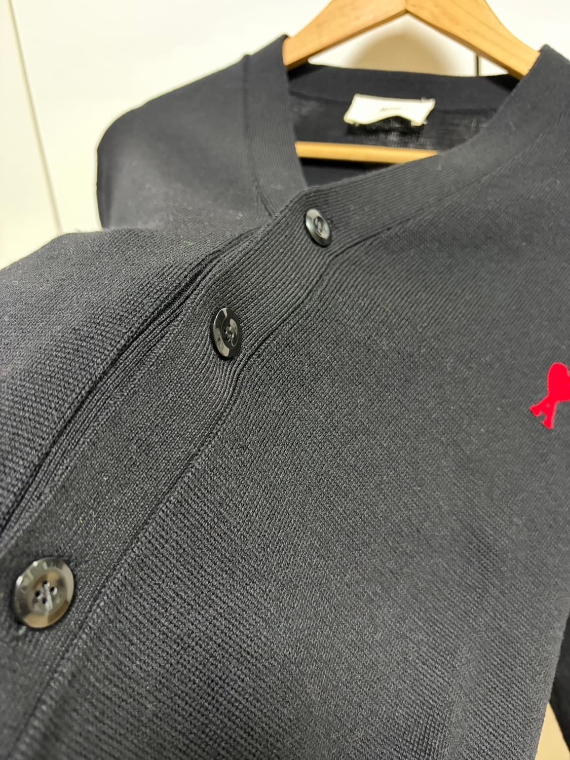 (L)아미 스몰 하트 가디건 블랙 상품이미지6