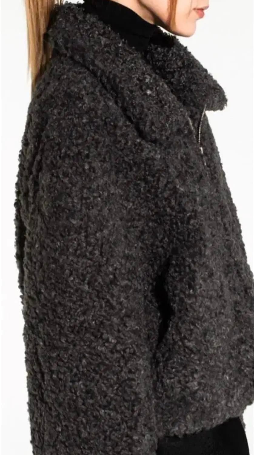 배드레스 x @am01.30 양털 부클 자켓 차콜 상품이미지4