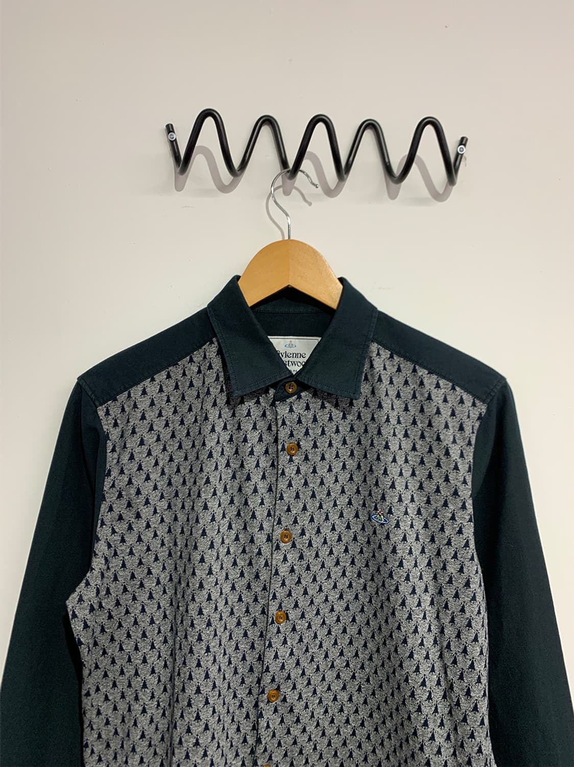 비비안웨스트우드 패턴 스몰 로고 긴팔셔츠 남자 상품이미지2