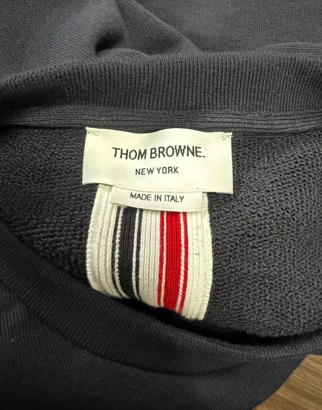 톰브라운 백삼선 맨투맨 5사이즈 상품이미지2