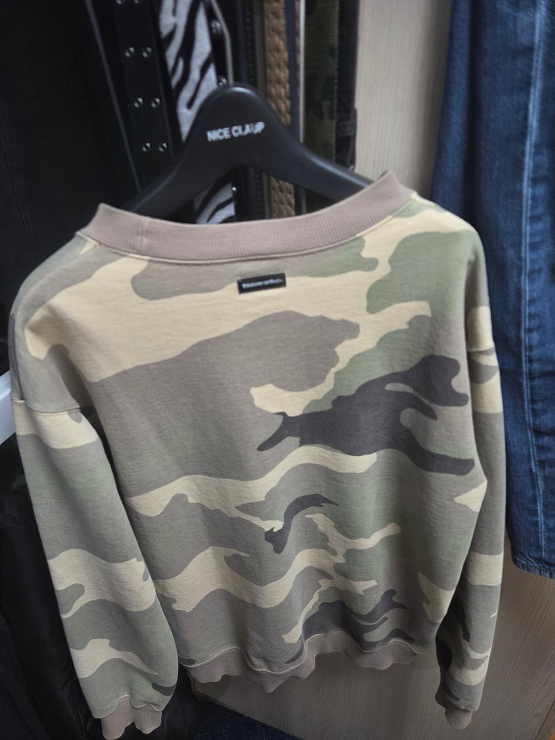 디스이즈네버뎃 데저트카모 맨투맨 상품이미지2