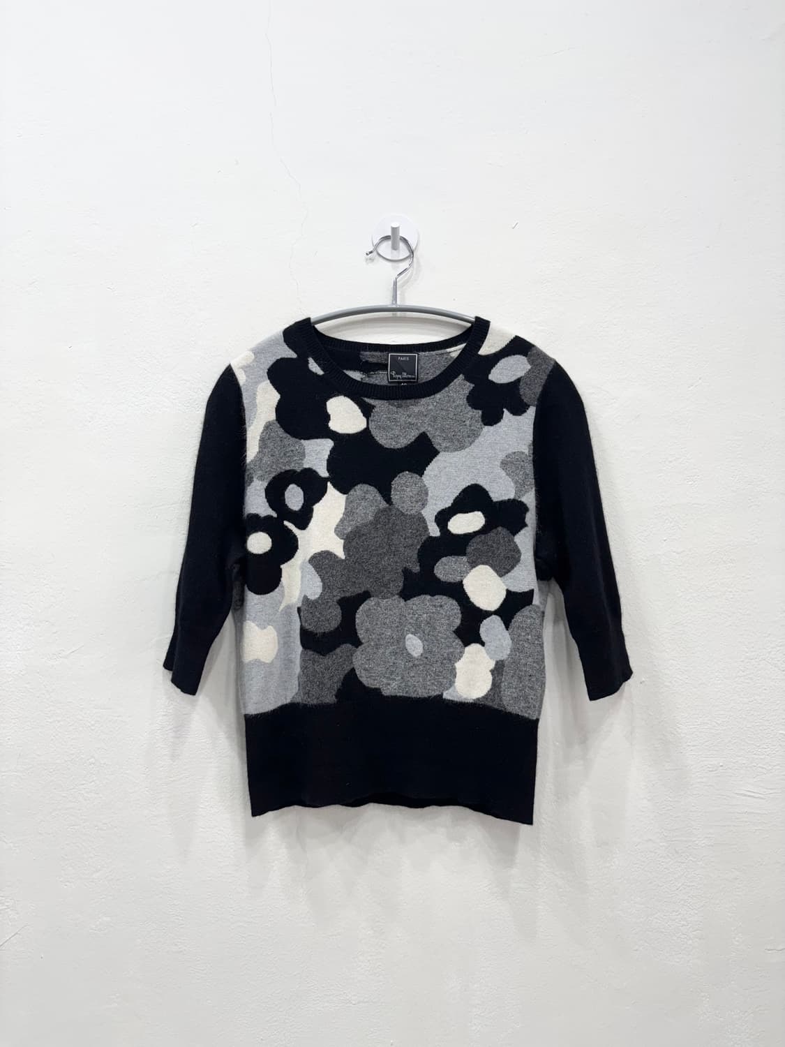 Perry Montclair 패턴 반팔니트 상품이미지1