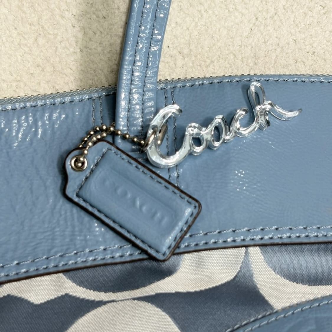 COACH 로라 숄더 토트백 상품이미지3