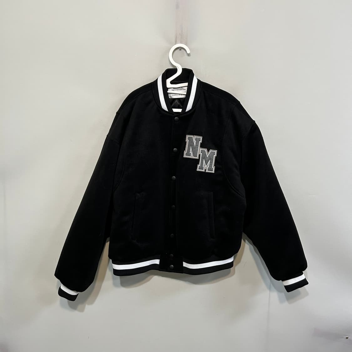 노매뉴얼 2022 남성 바시티 패딩 100 상태최상 상품이미지1