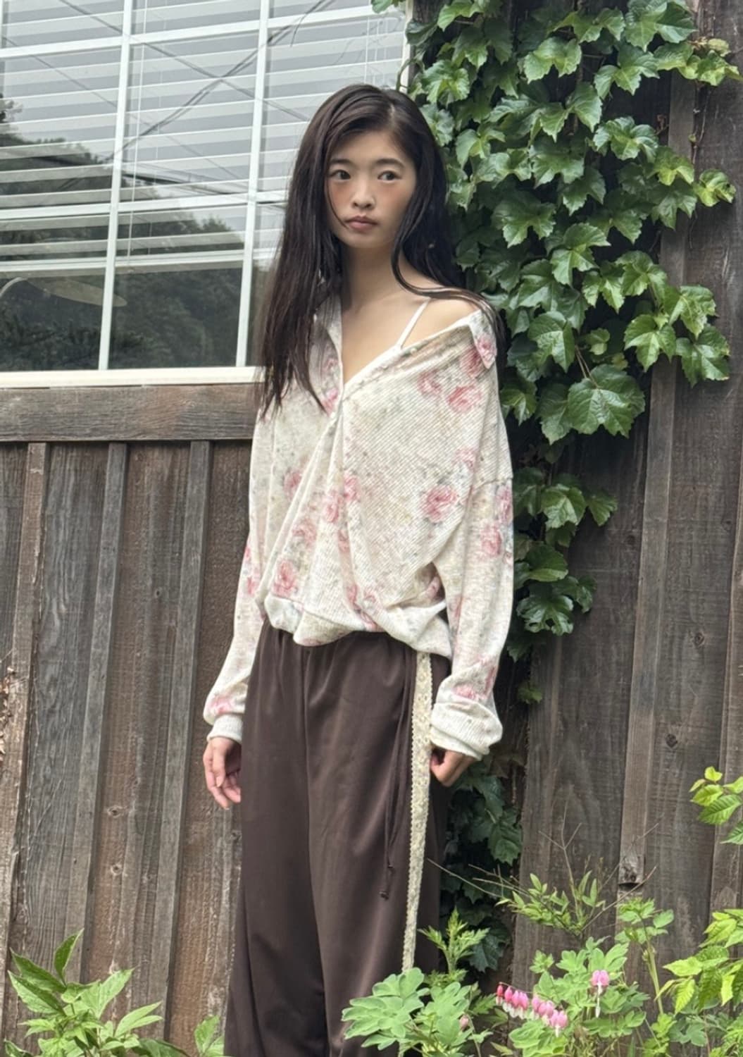 호쿠스포쿠스 플라워 헨리넥 루즈 티 아이보리 상품이미지6