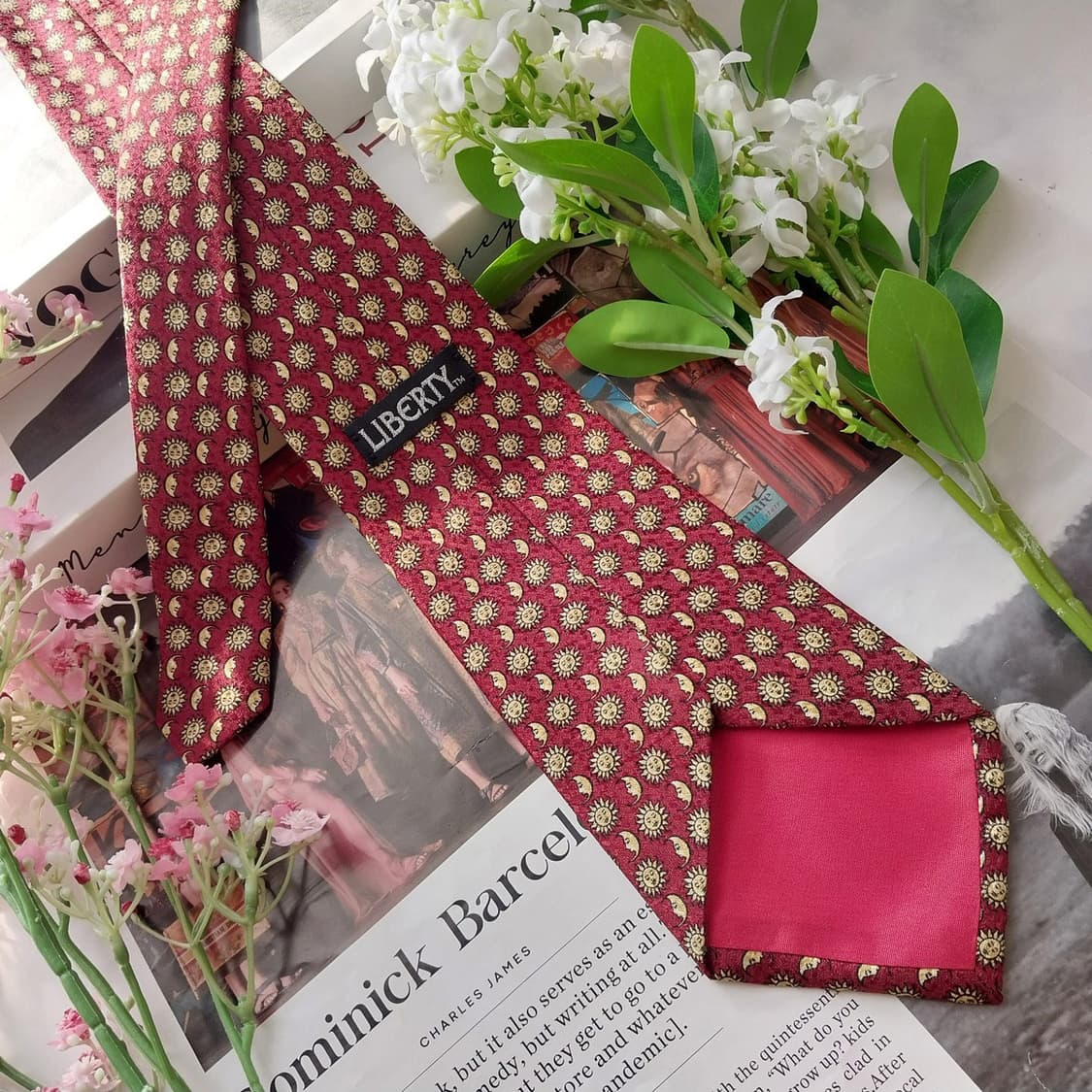 리버티 실크 레드 태양&달 패턴 넥타이 9.4cm A+등급 K1843
 상품이미지5