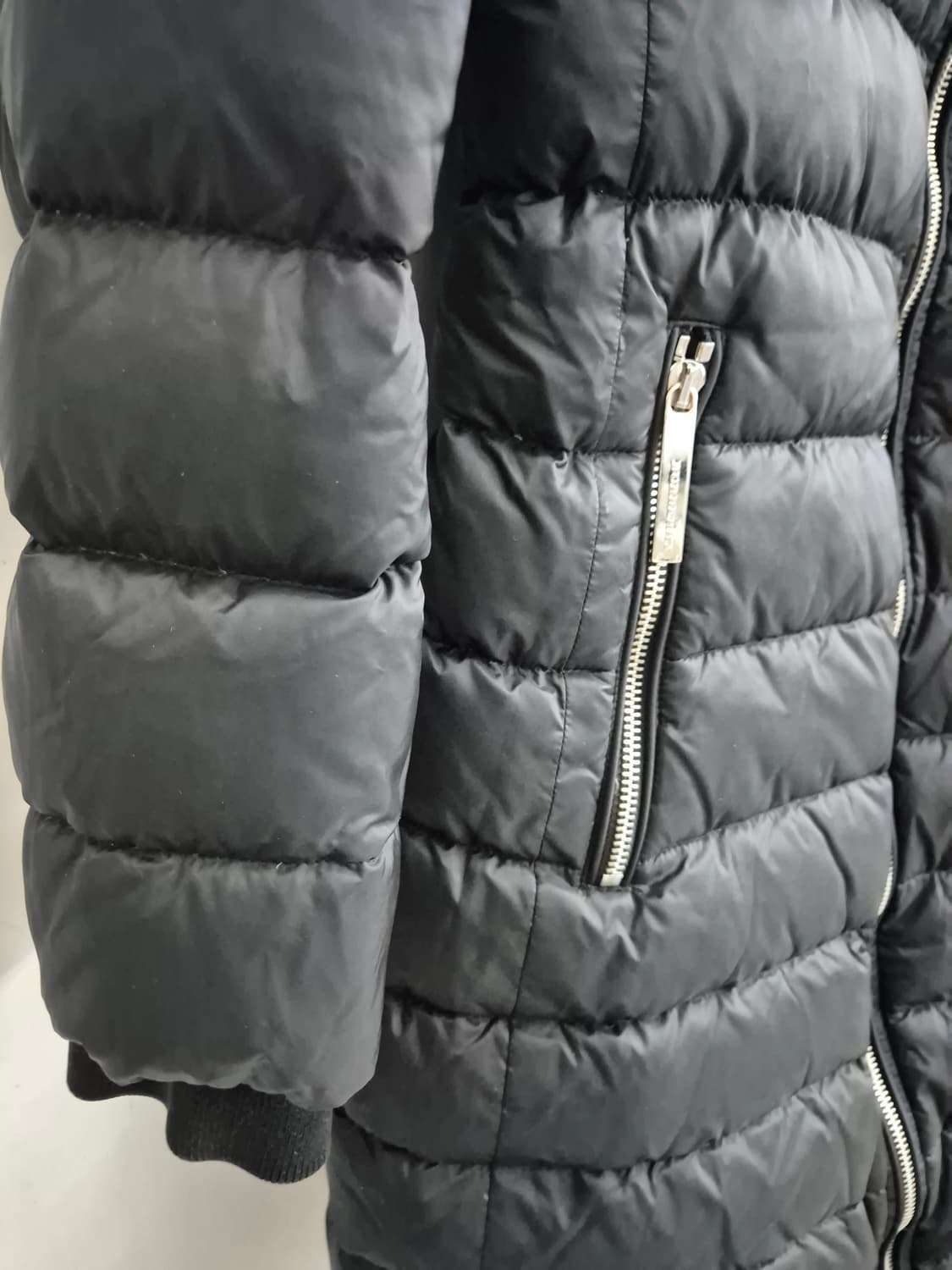 버버리 라임하우스 다운 파카 8003537_A1189_BL ACK(S) 상품이미지5