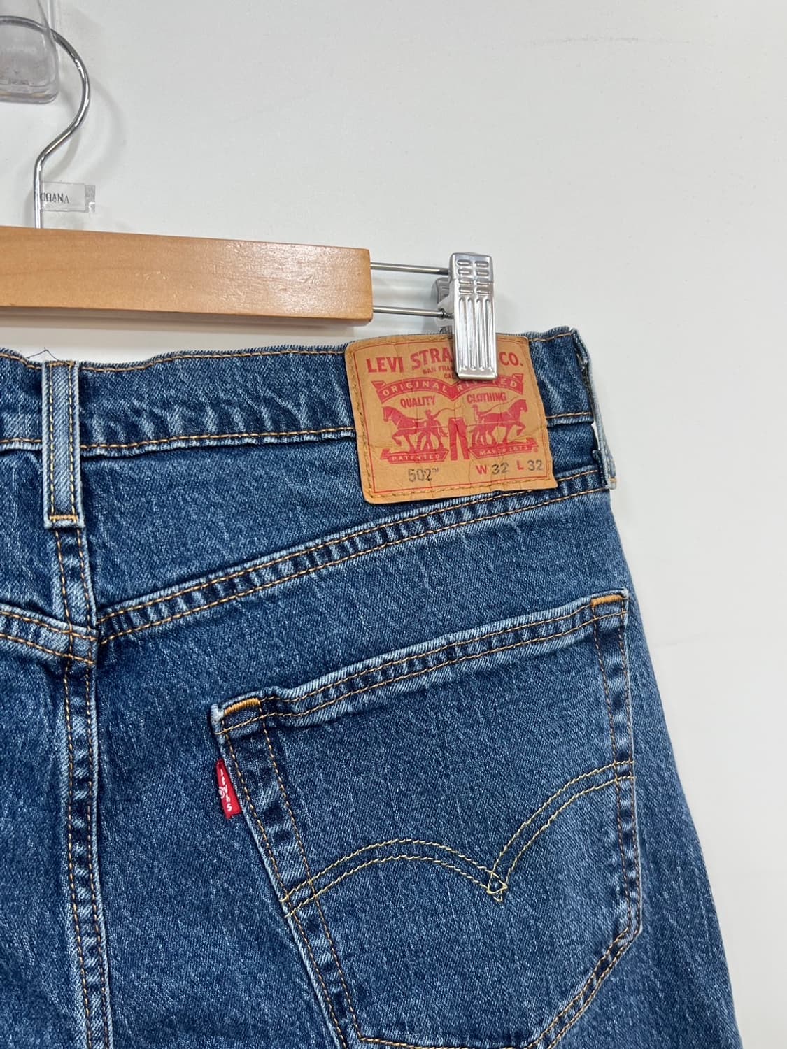 리바이스 502 레귤러 테이퍼드 진청 데님 팬츠 상품이미지2