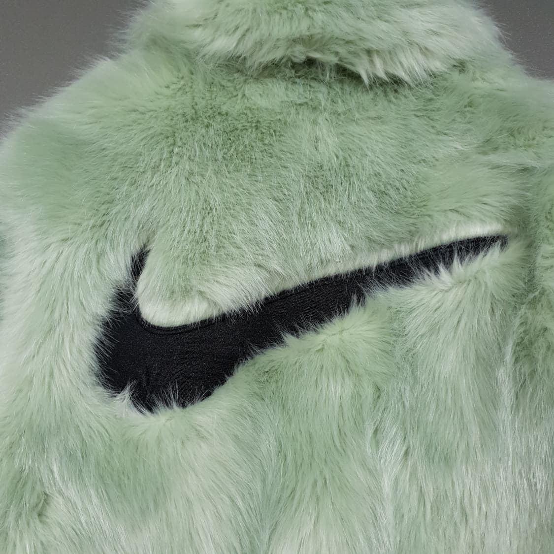 실측 L) 나이키 엠부쉬 리버서블 양면 오버핏 빅스우시 민트 퍼 자켓 상품이미지9