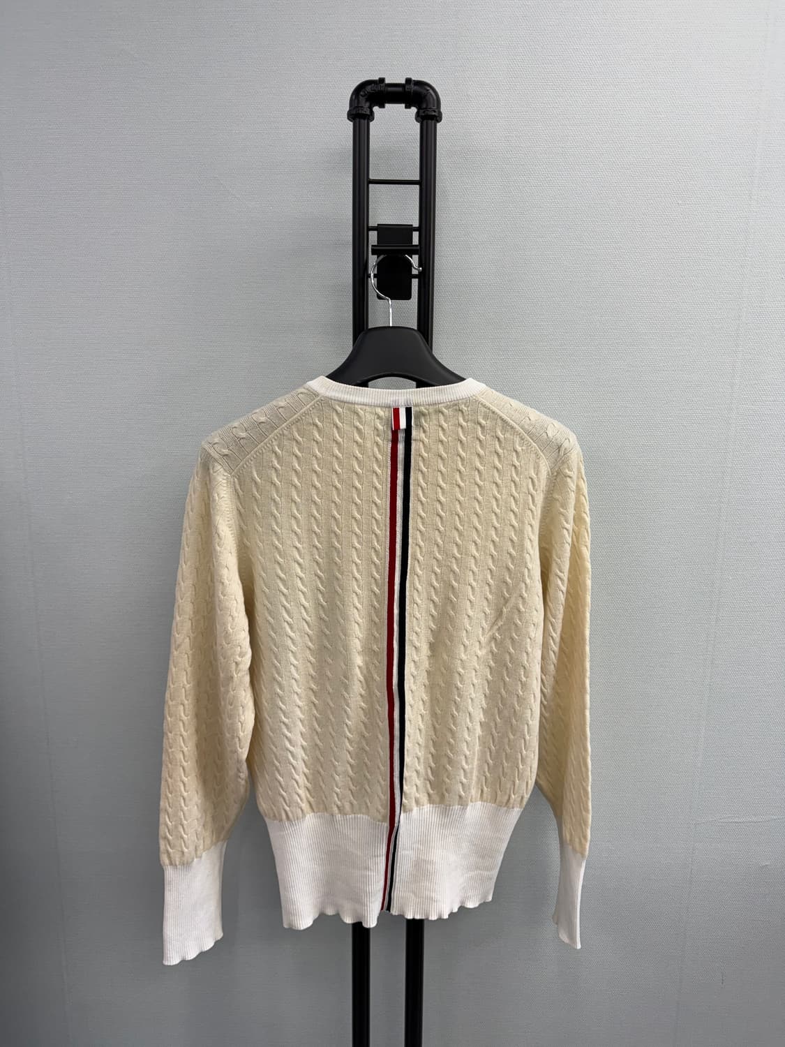 톰브라운 백삼선 니트 4사이즈 상품이미지1