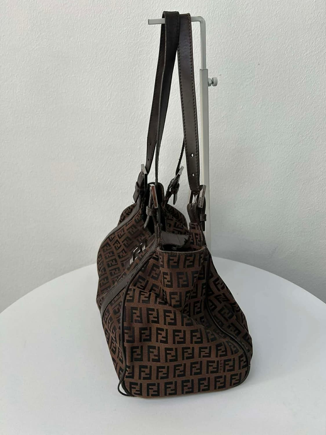 펜디 주카 FF 버클 호보백 숄더 겸 토트 상품이미지2