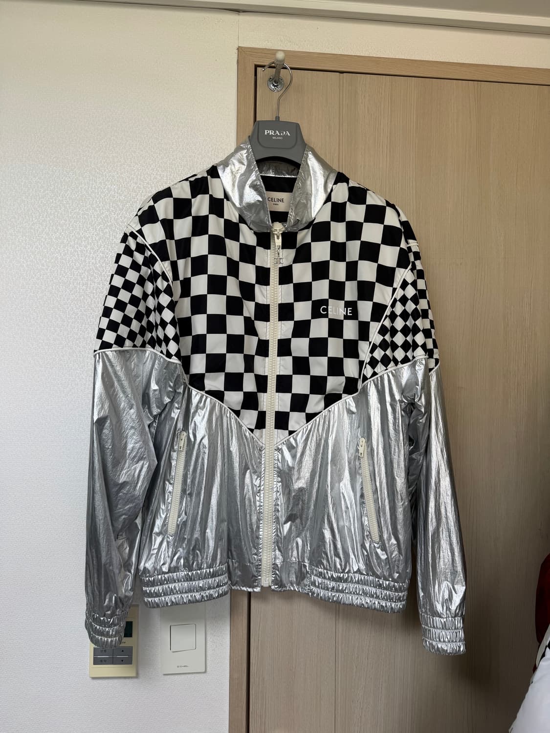 [52] 셀린느 체커보드 라미네이트 실버블록 오버 자켓 상품이미지1