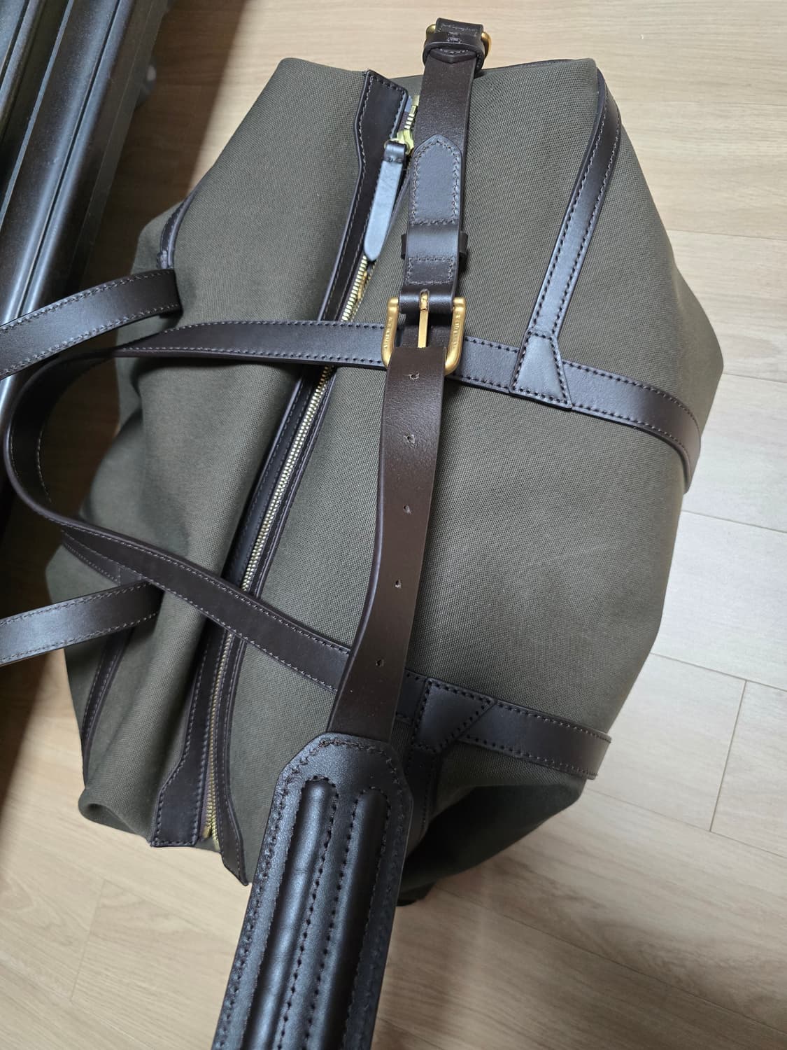 미즈모(Mismo)의 가죽,캔버스 토트백입니다. 상품이미지4