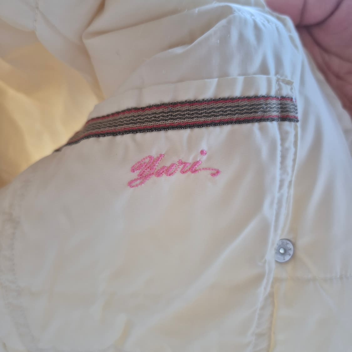 버버리 블루라벨 하트참 아이보리 패딩 (모자 탈부착 가능) 상품이미지9