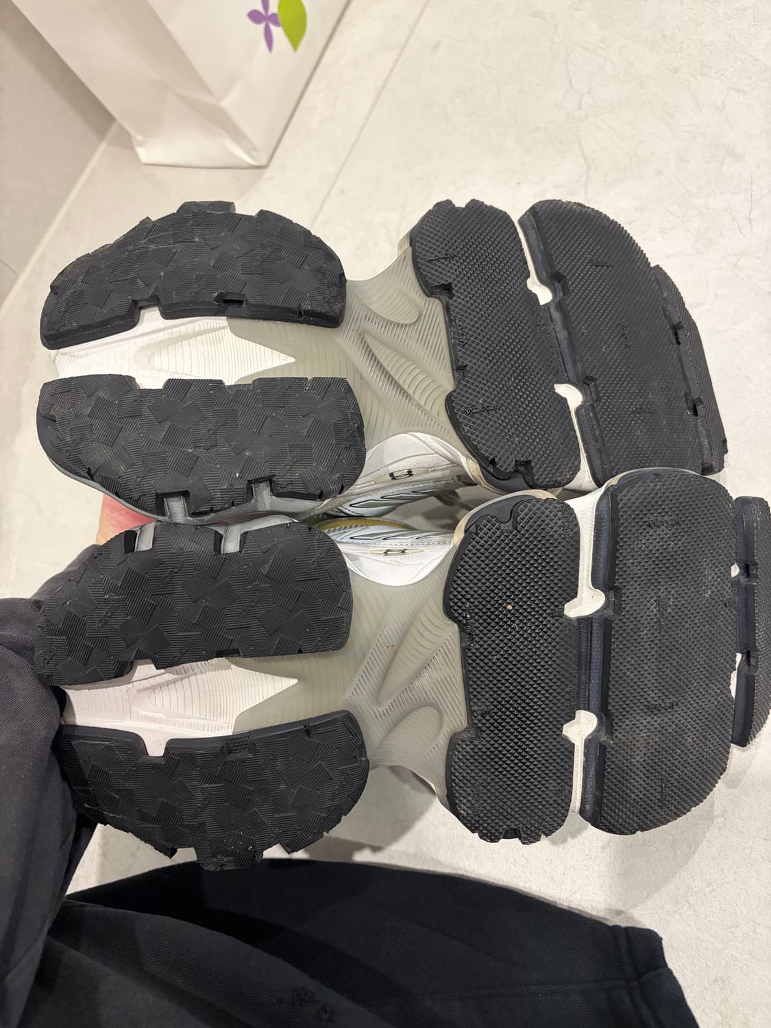 발렌시아가 카고 스니커즈 화이트 그레이 41 상품이미지4