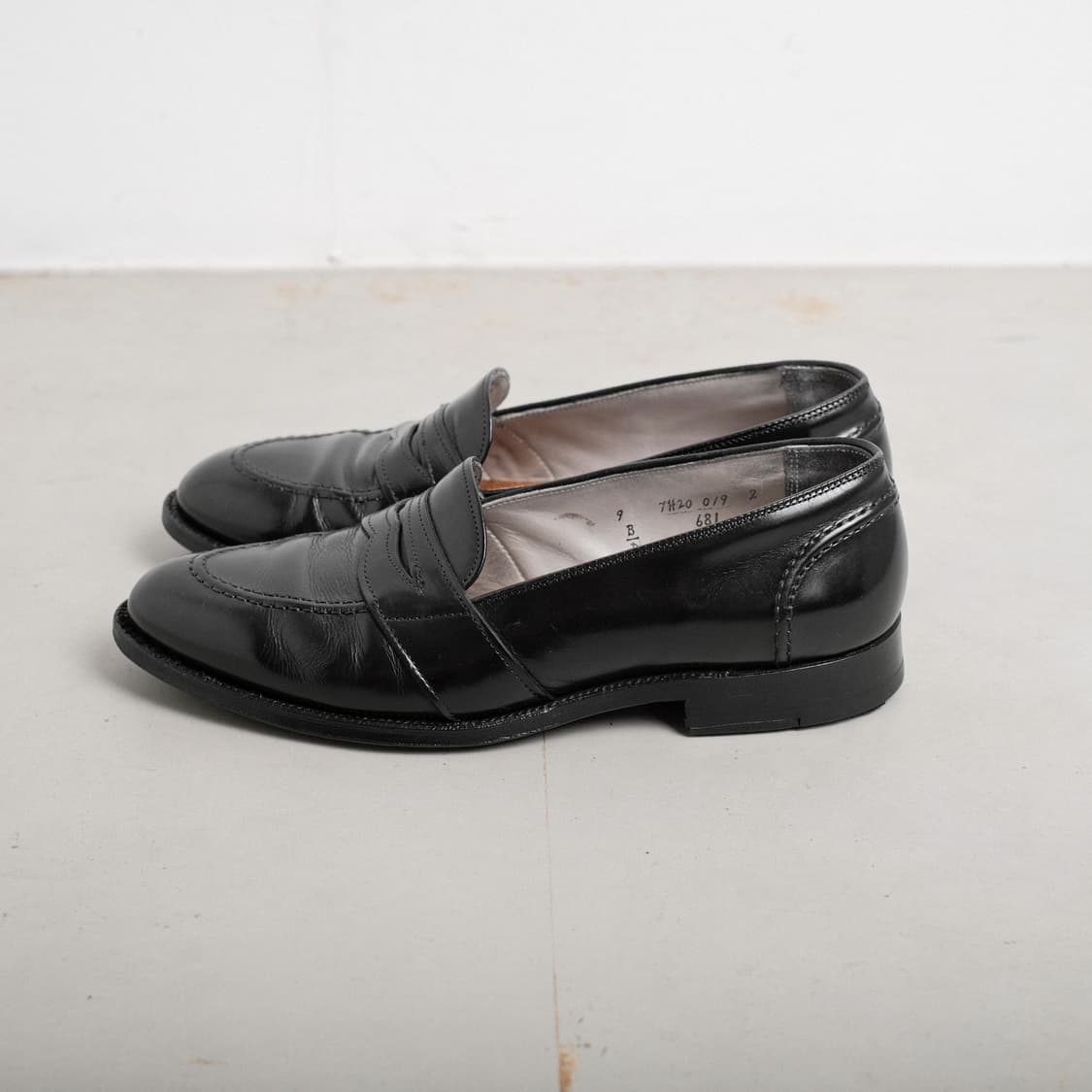 알든 681 9D(270사이즈) 블랙 카프 풀스트랩 페니로퍼 상품이미지4