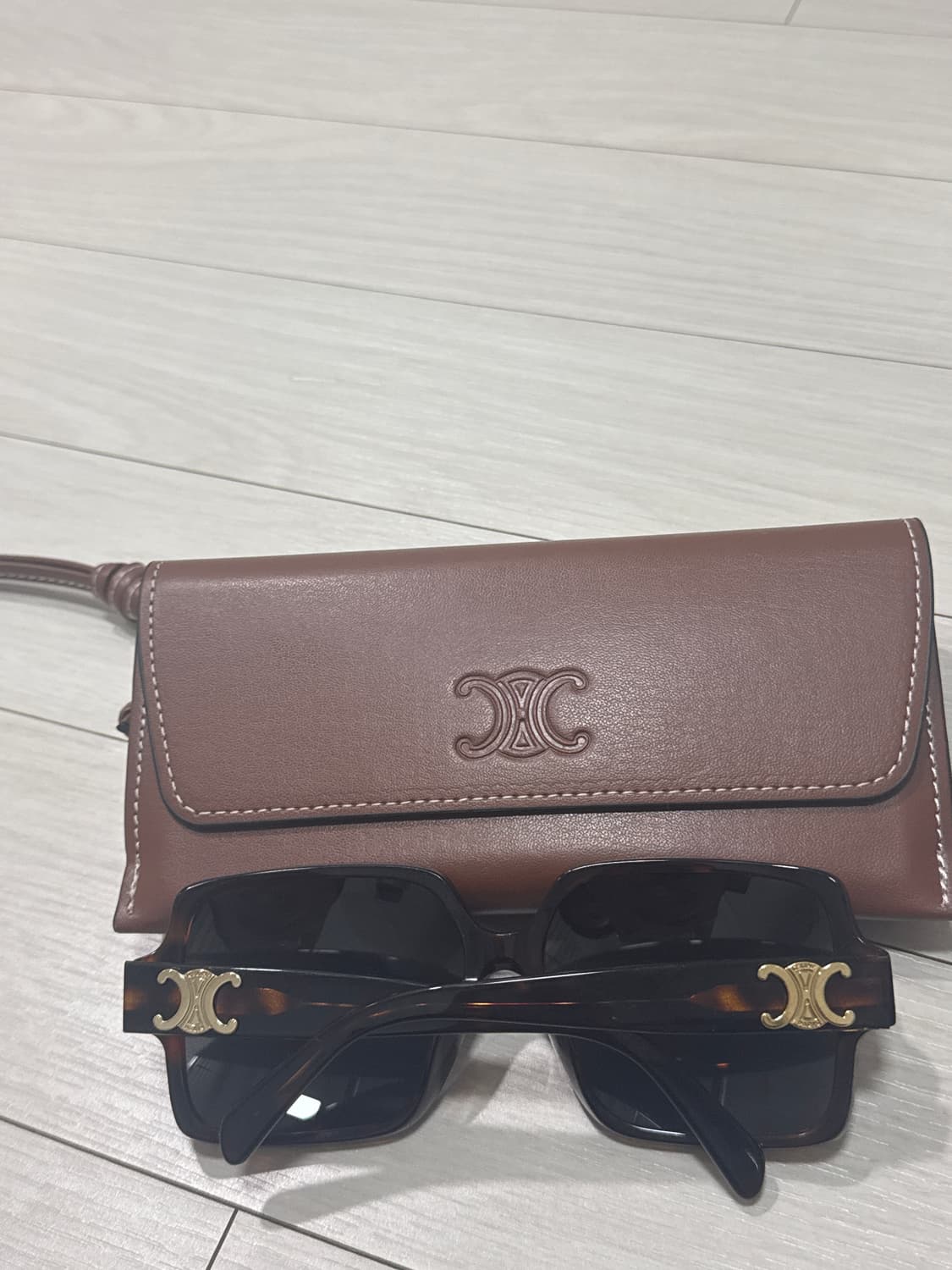 셀린느 트리옹프16 선글라스 상품이미지1