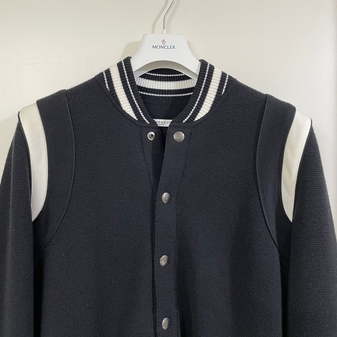 지방시 백로고 니트 바시티 자켓 상품이미지5