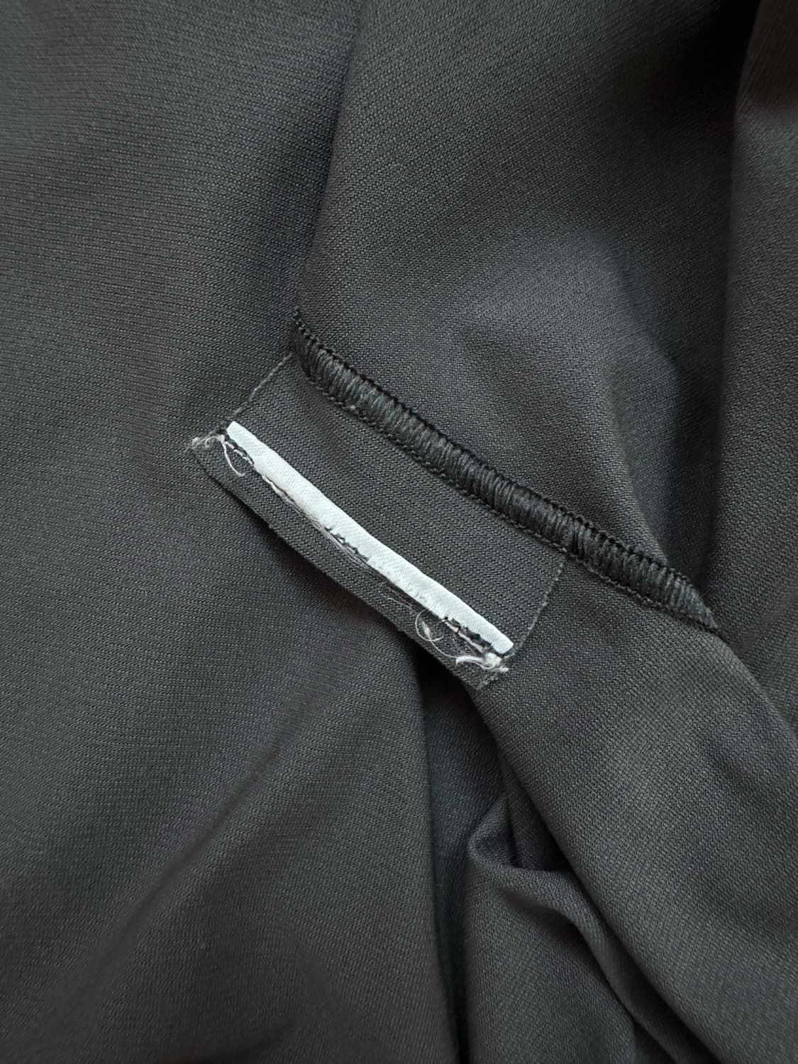 아크테릭스 ARC'TERYX 기능성 반팔 티셔츠 그레이 상품이미지5