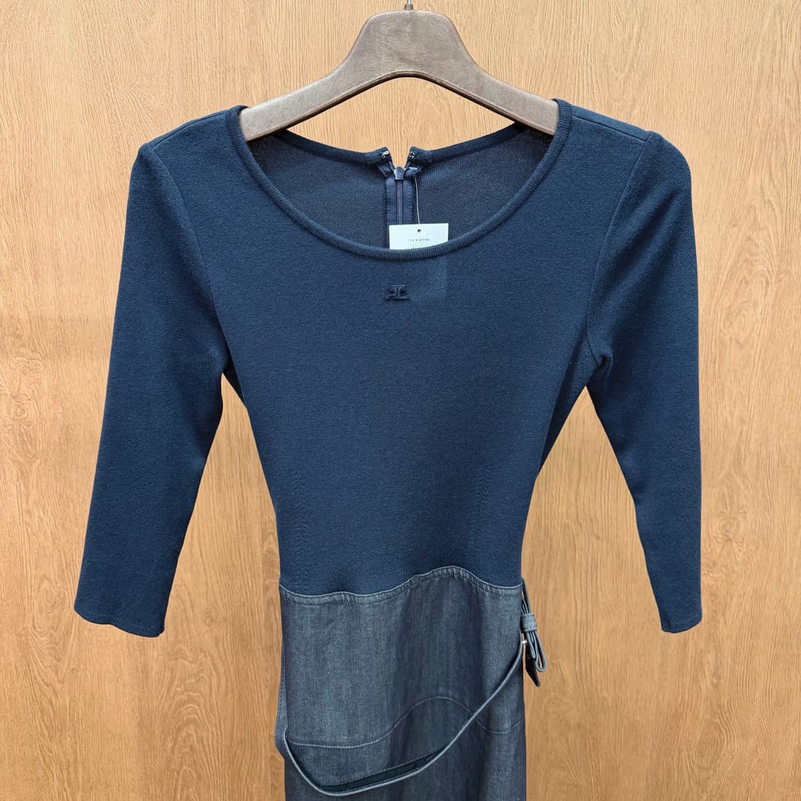 꾸레쥬 미디 원피스 5부 소매 허리 스트랩 디테일 슬림핏 차콜 그레이 상품이미지4