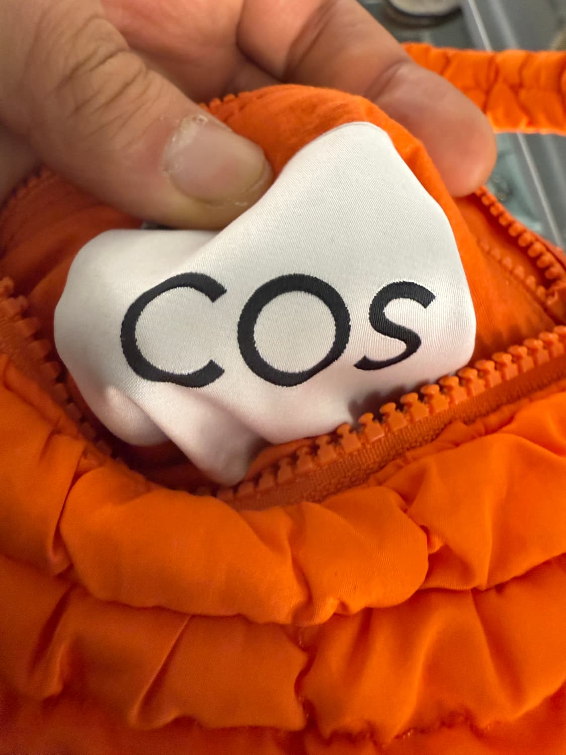 COS 쿠름백 코스 퀼티드 미니백 오렌지 상품이미지3