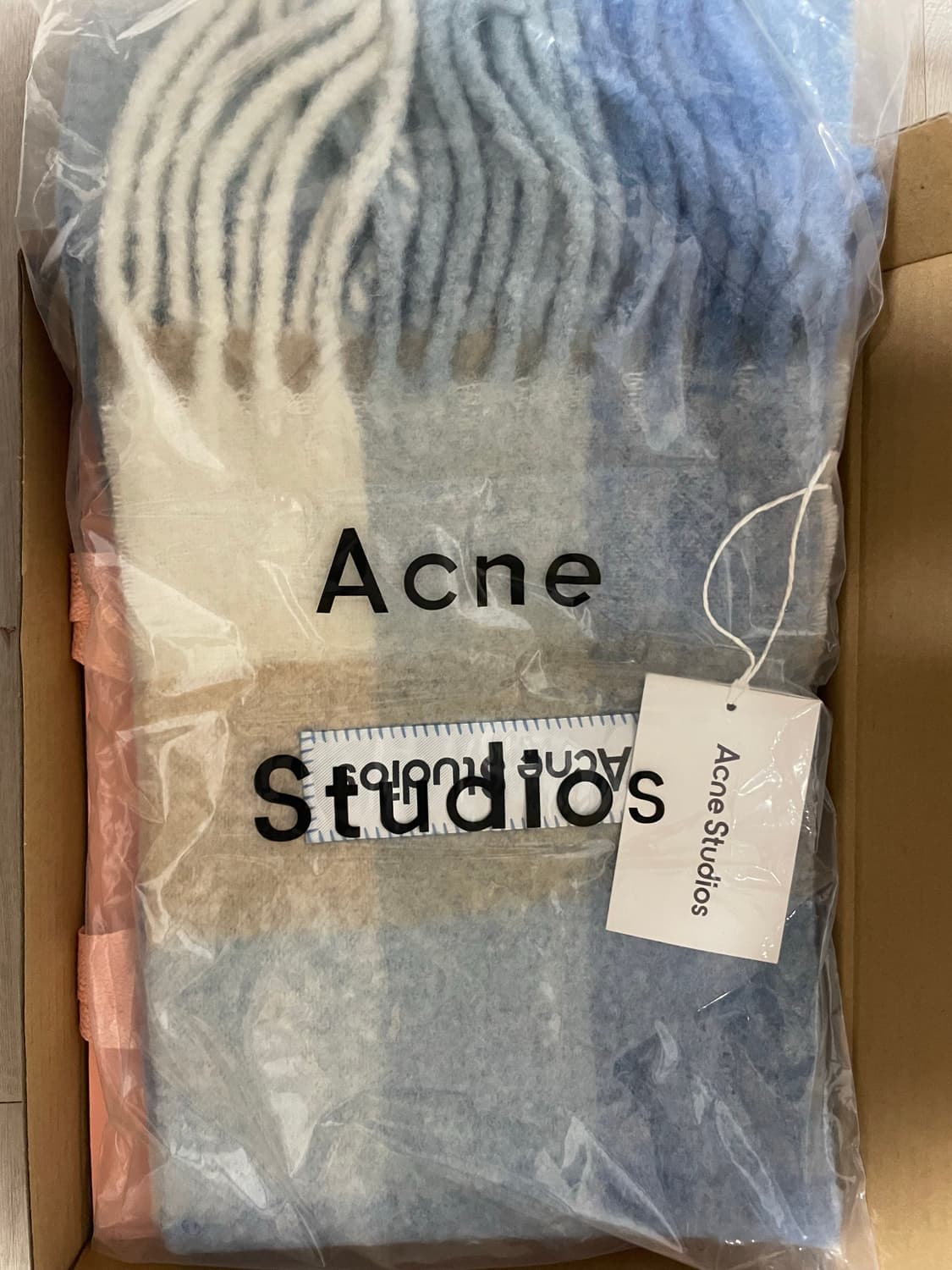 아크네 스튜디오 체크 머플러 상품이미지1