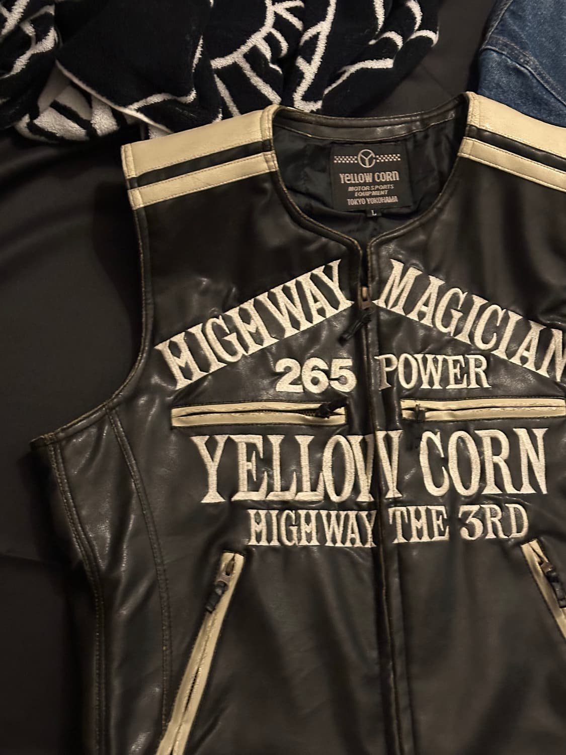 YELLOW CORN 블랙 레더 레이싱 베스트 상품이미지3