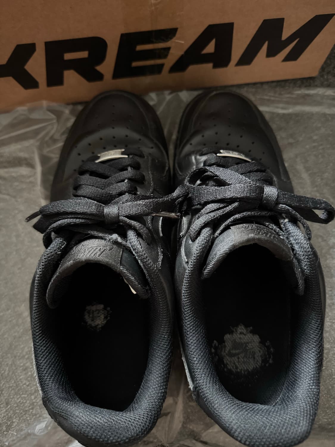 나이키 에어포스 1 '07 로우 트리플블랙 270 상품이미지7