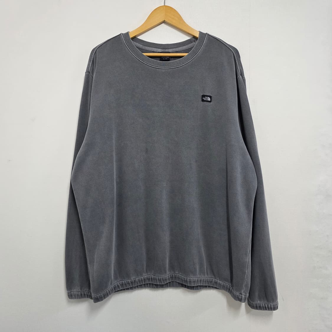 105 XL 노스페이스 피그먼트 다잉 오버핏 맨투맨 그레이 상품이미지2