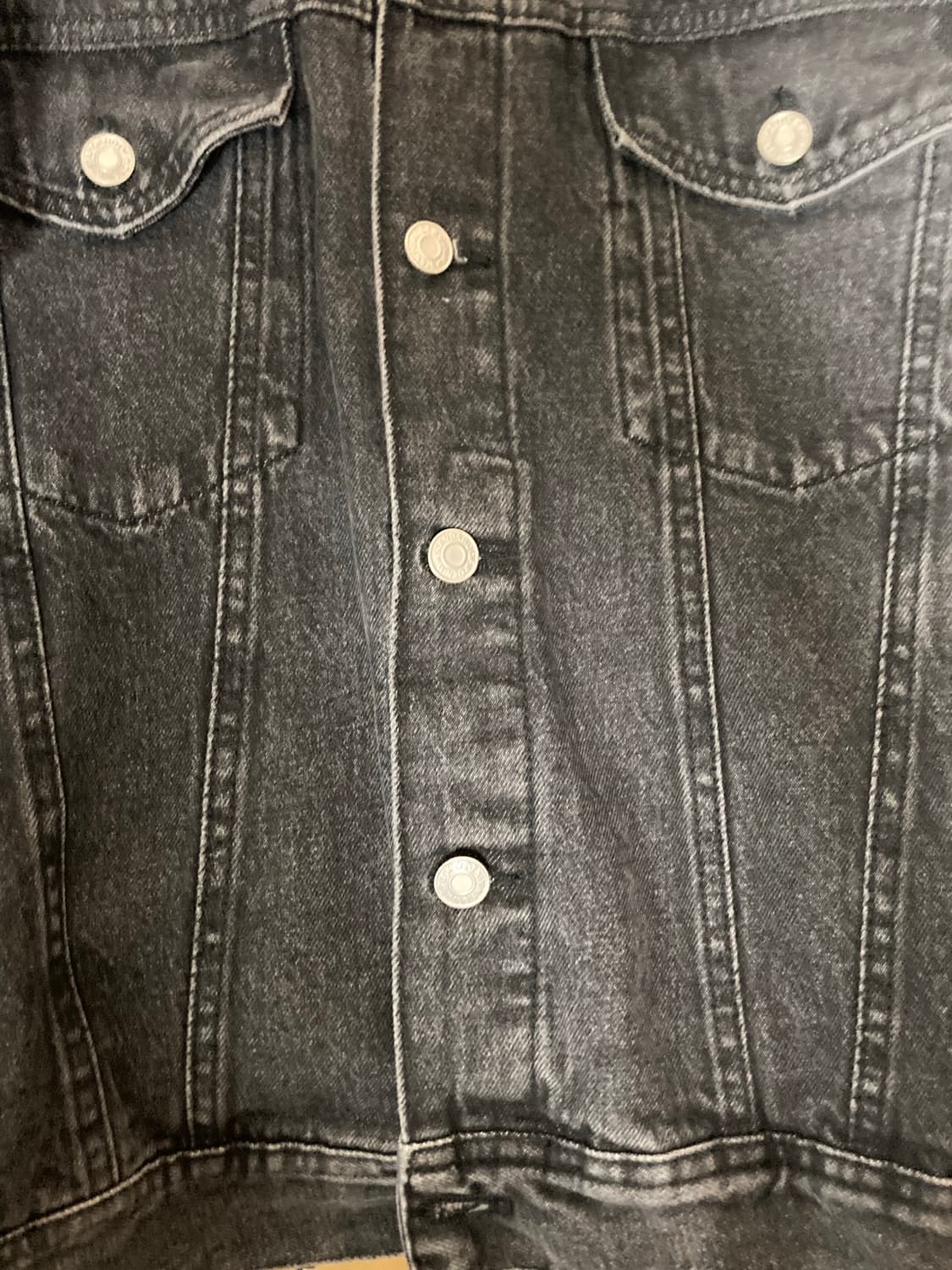 [에잇세컨즈,L] 루즈핏 데님 트러커 자켓 블랙 상품이미지4