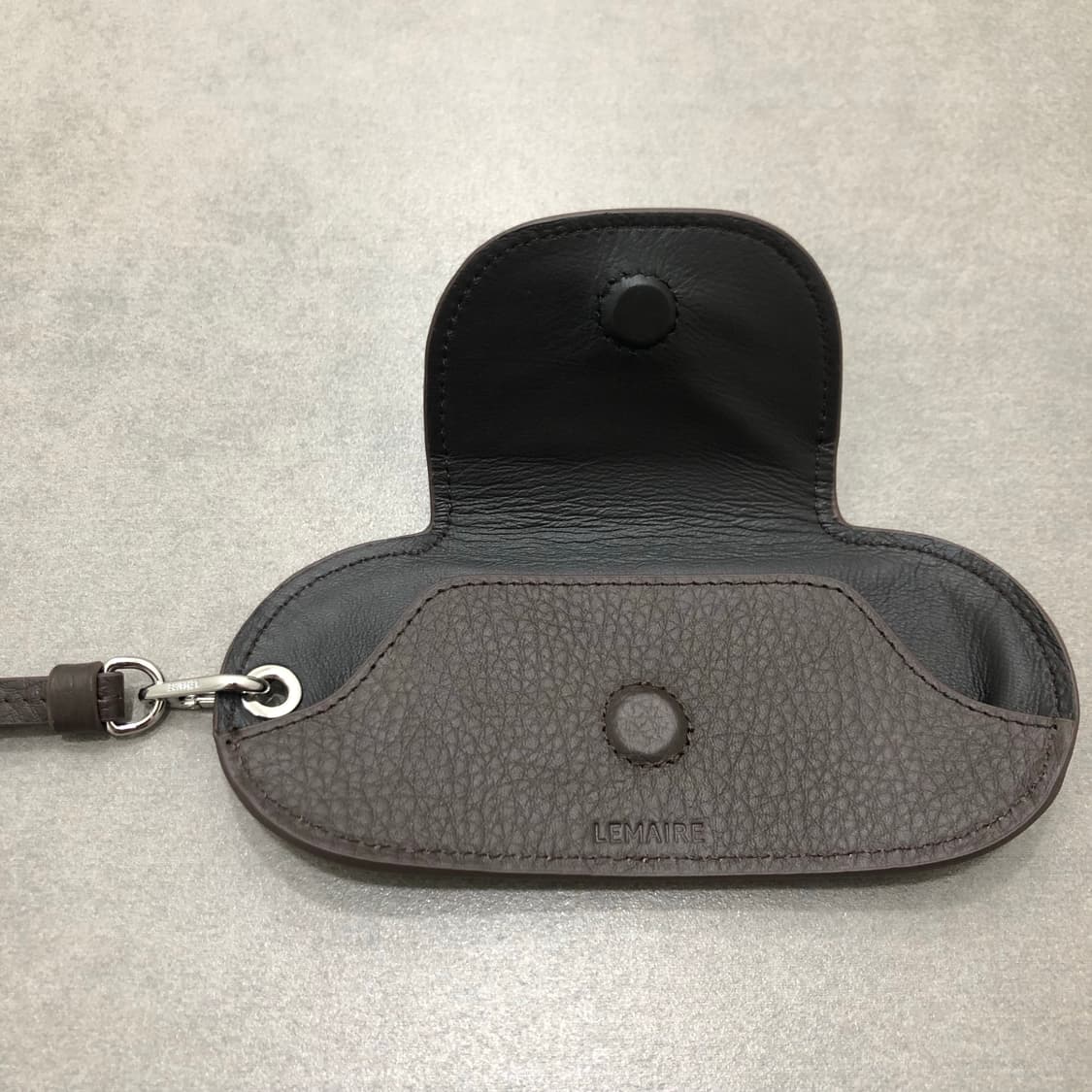 르메르 가죽 레더 안경 홀더 상품이미지2