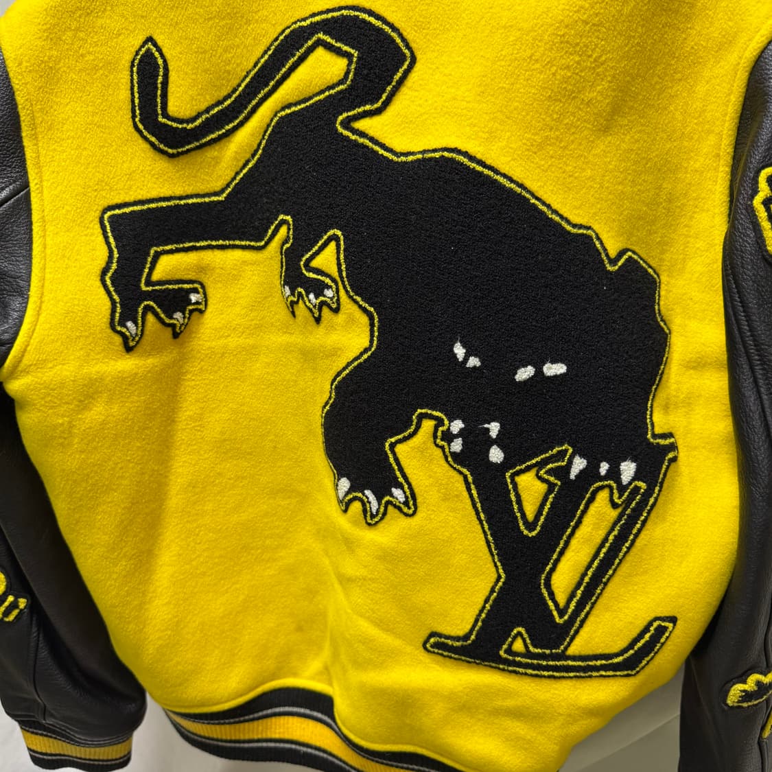 루이비통 레더 자수 바시티 자켓 1A9UIU 상품이미지8