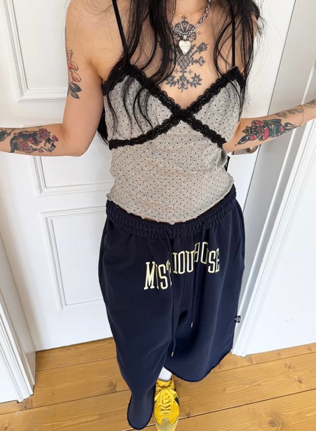 더미스테리어스호텔 도트 레이스 슬리브 상품이미지1