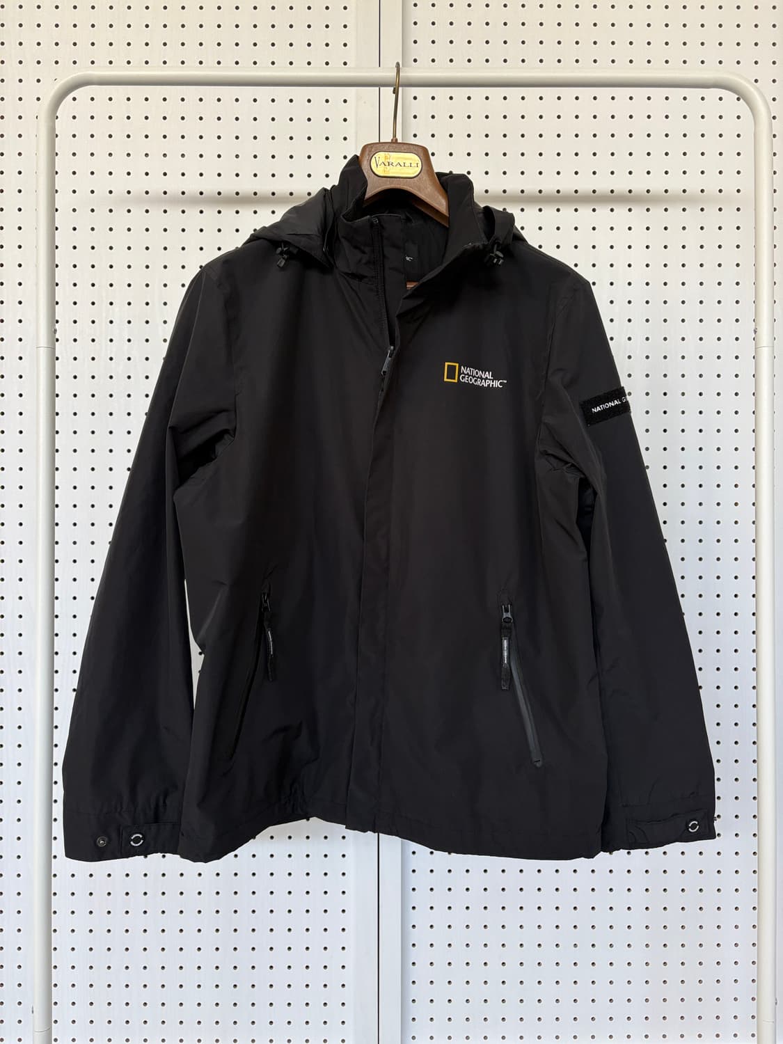 내셔널지오그래픽 바람막이 L 블랙 상품이미지1