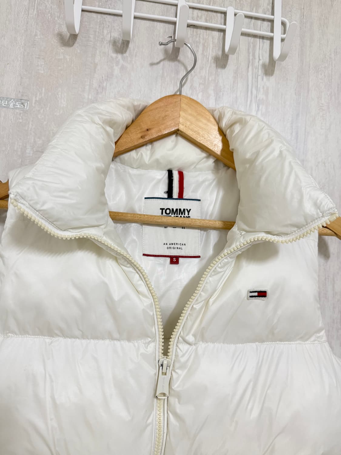 여성 S / 타미힐피거 타미진스 패딩 조끼 상품이미지4