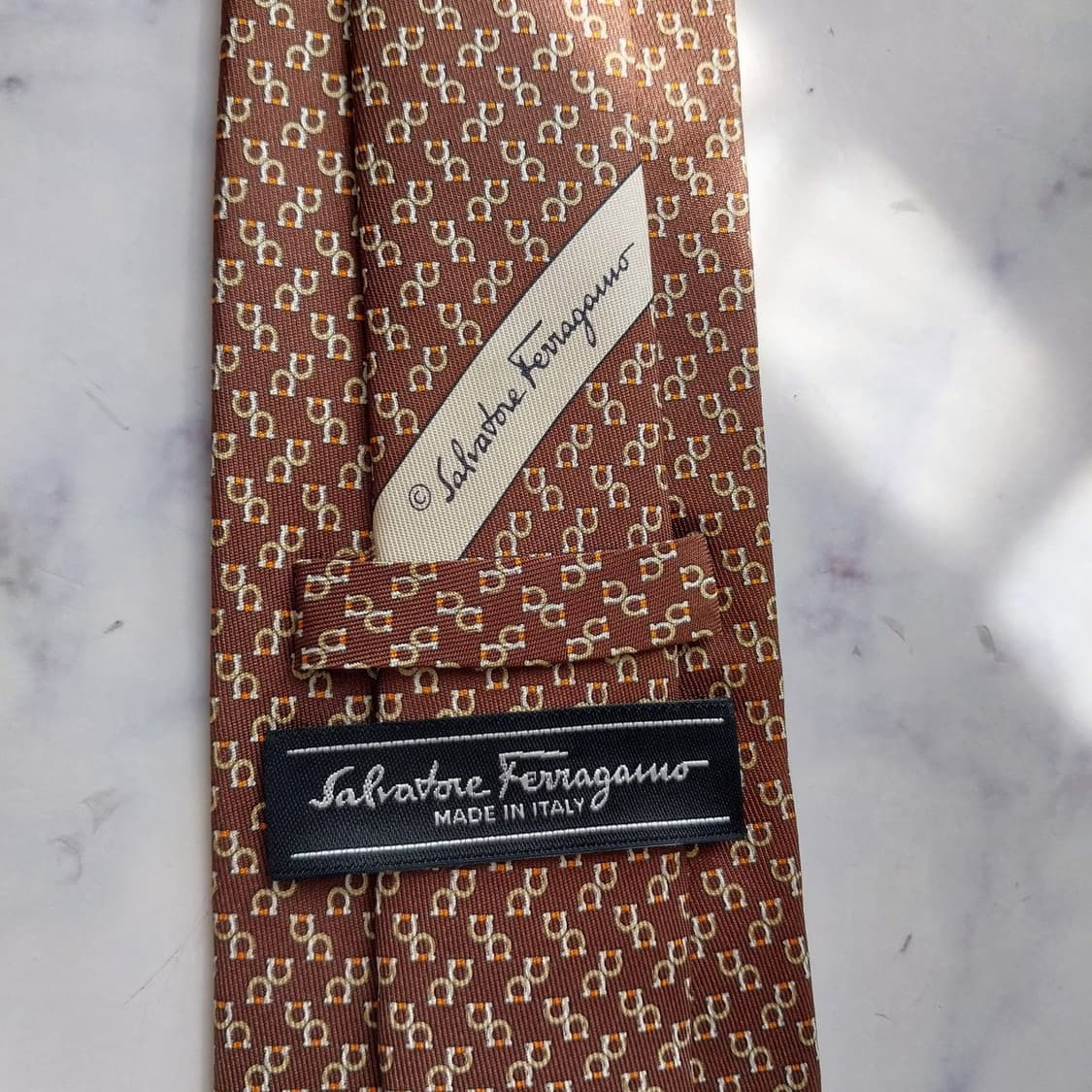 페라가모 실크 간치니 패턴 넥타이 9.2cm S~A+등급 K2350
 상품이미지8