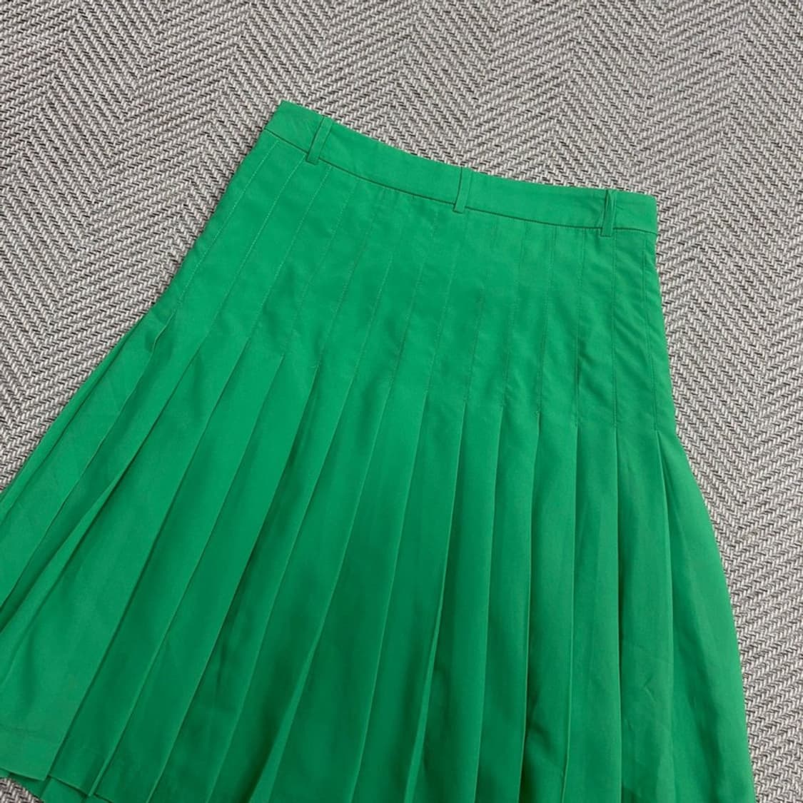 BCBGMAXAZRIA 플리츠 스커트 v4498 상품이미지4