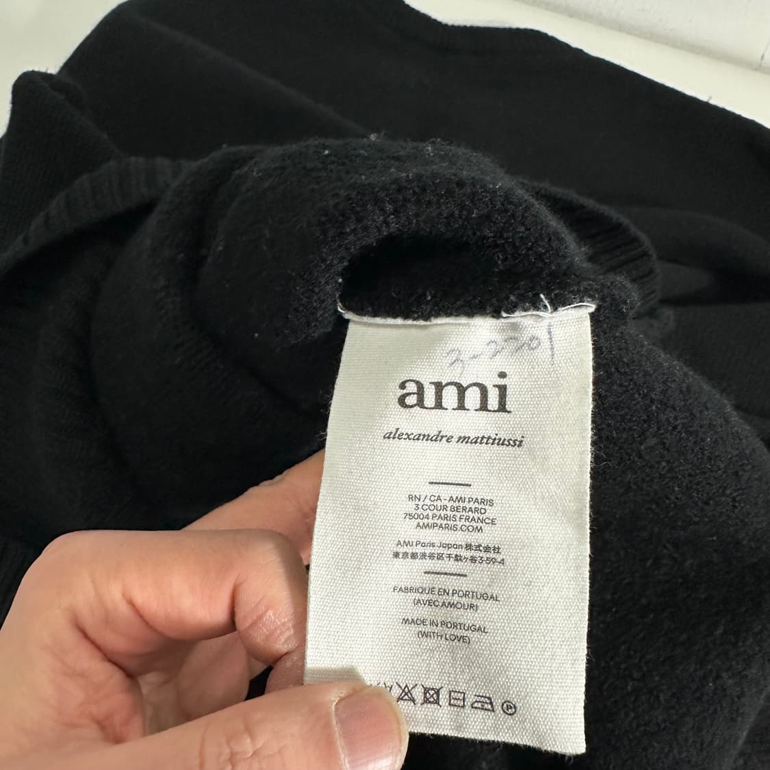 100-105 아미 AMI 블랙 빅하트 니트 상품이미지6